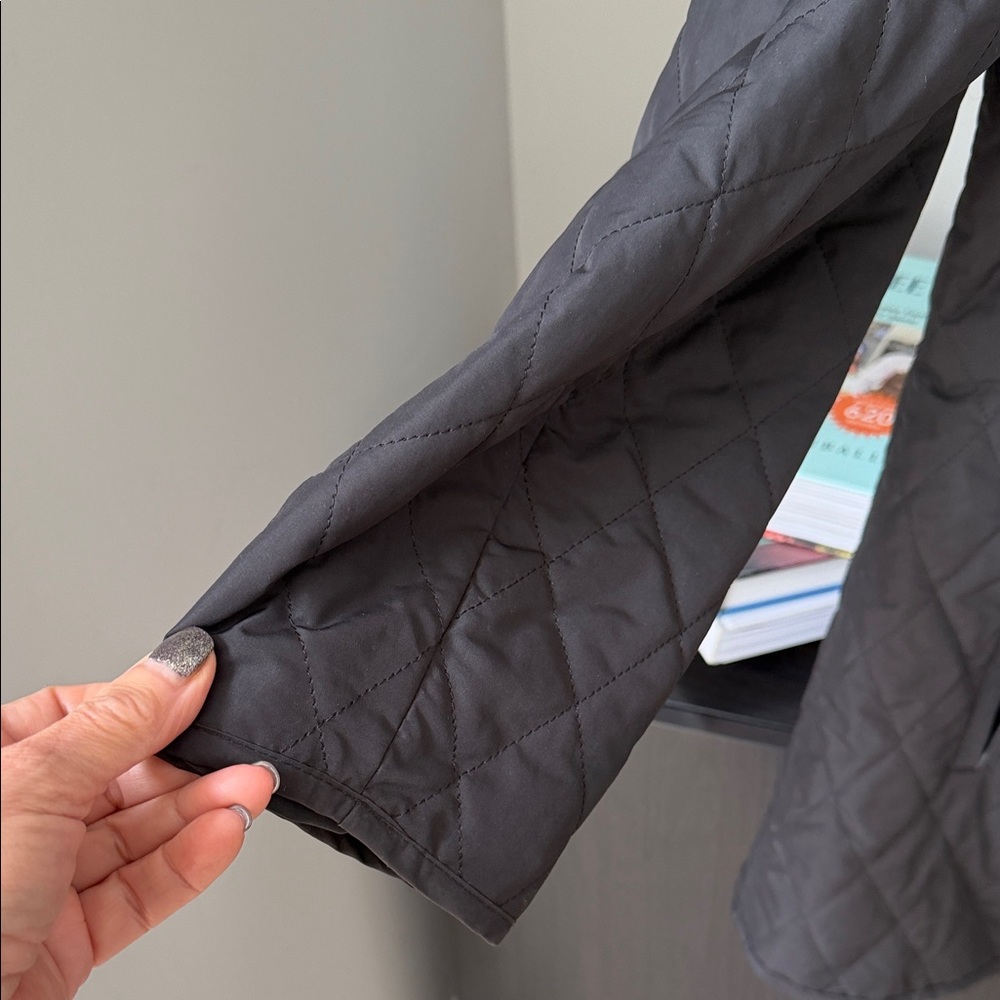 GAP Quilted Coat in Color Black and Size 10 - Picture 3 of 9